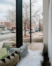 Load image into Gallery viewer, Domino